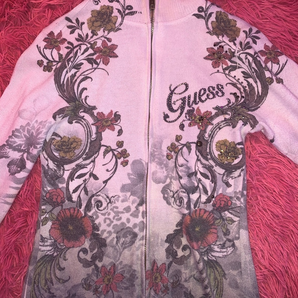 Cute Guess Jacket! Tight fit!